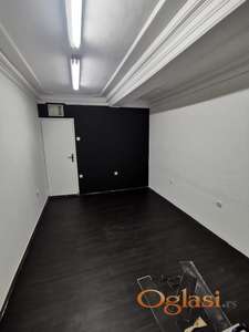 Iznajmljuje se lokal u centru ulično orjentisan